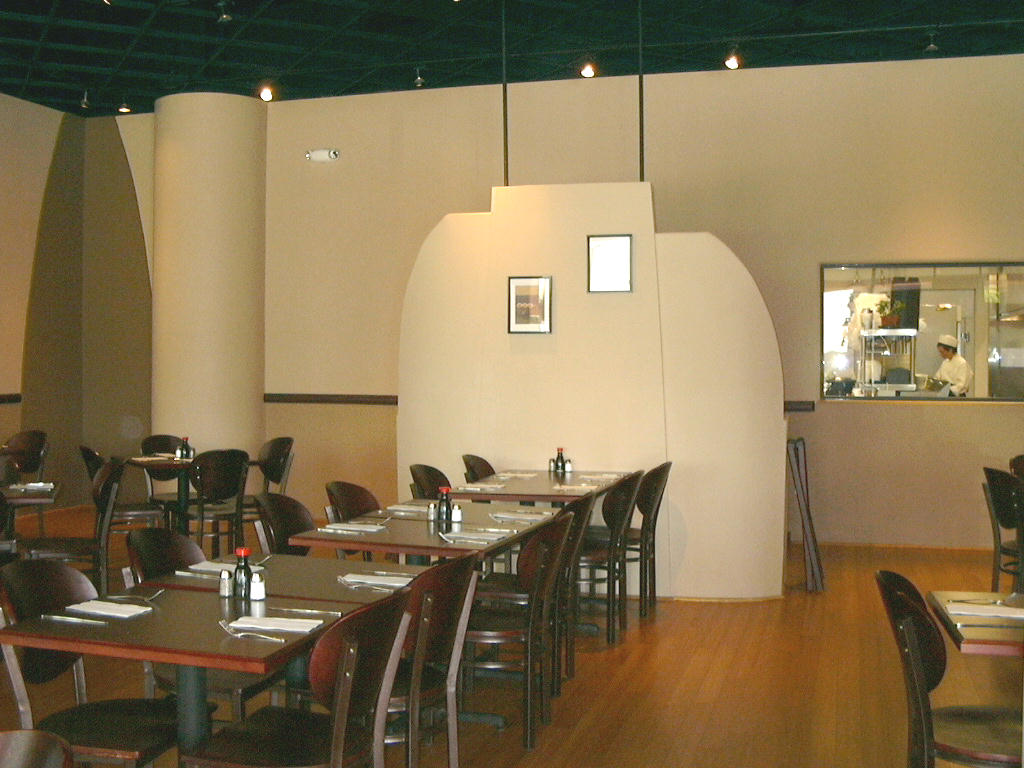 Commercial/kitchen.JPG